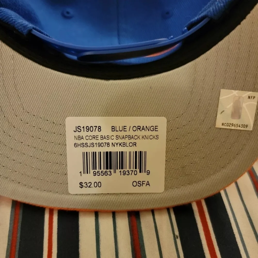 Mitchell & Ness FIRE! NWT! NBA Core Knicks 2-Tone Snapback Hat #JS19078. OS. - Picture 5 of 8